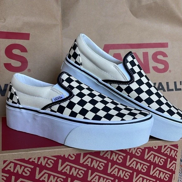 Vans WMNS Classic Slip-On Stackf Checkerboard Black/Classi
VN0A7Q5RTYQ
Platforms - Picture 5 of 16